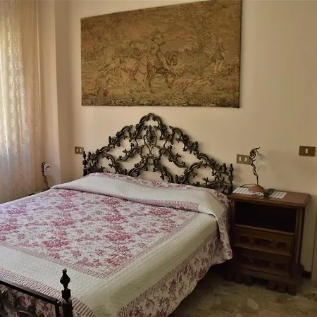 La Lanterna Di Lida E Beppe Πίζα