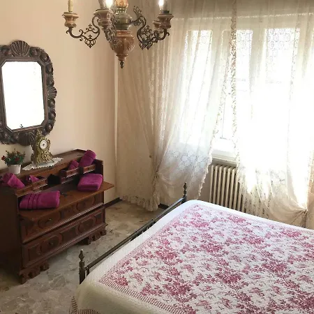 Bed & Breakfast La Lanterna Di Lida E Beppe 4*