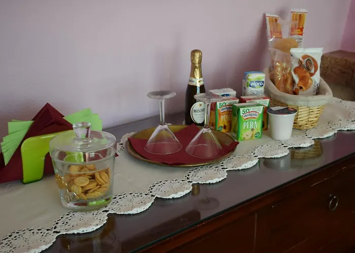 Bed and Breakfast La Lanterna Di Lida E Beppe 4*