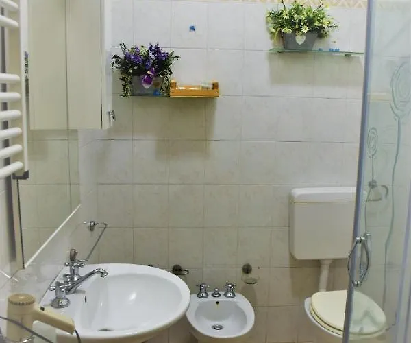 La Lanterna Di Lida E Beppe 4*